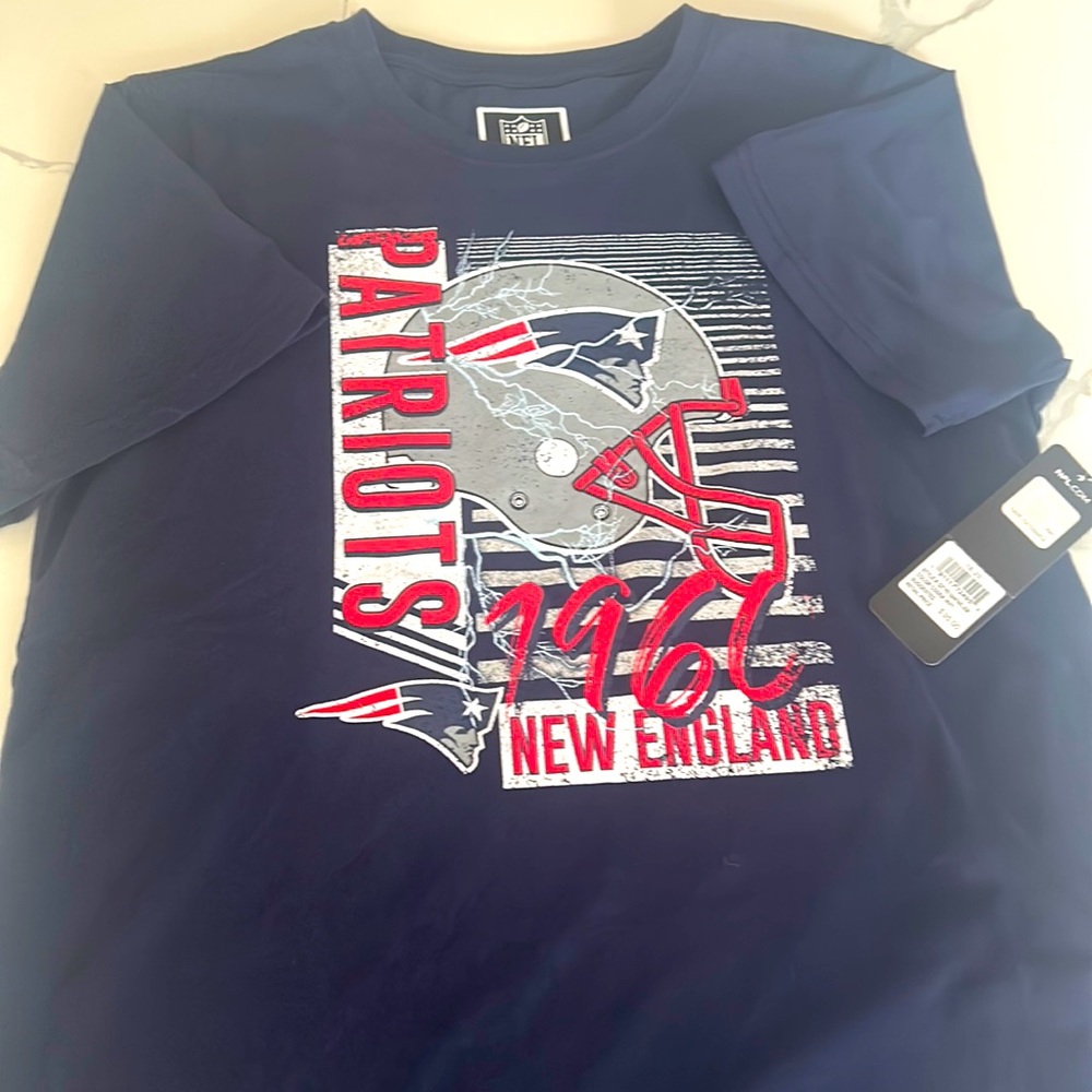 NWT Boys New England Patriots tshirt